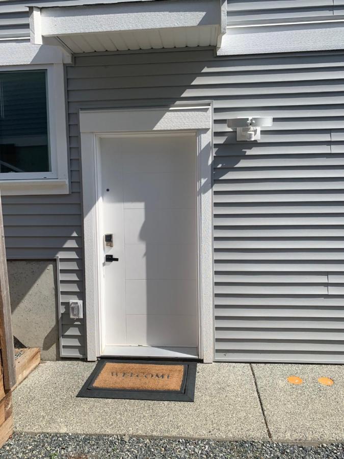 Modern 2Br Guest House In North Nanaimo Bagian luar foto