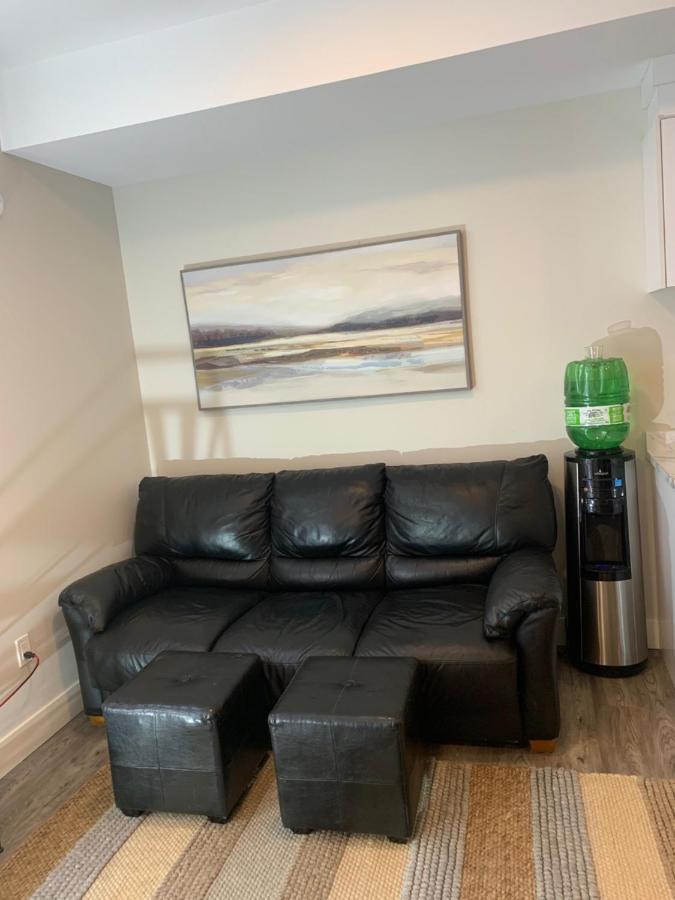 Modern 2Br Guest House In North Nanaimo Bagian luar foto