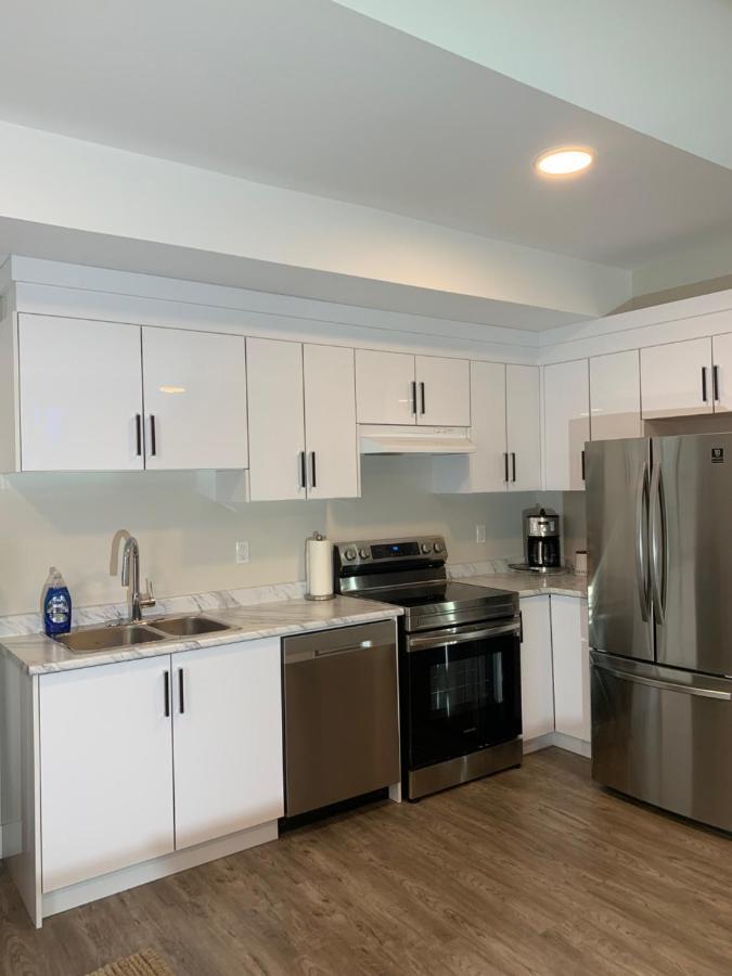 Modern 2Br Guest House In North Nanaimo Bagian luar foto