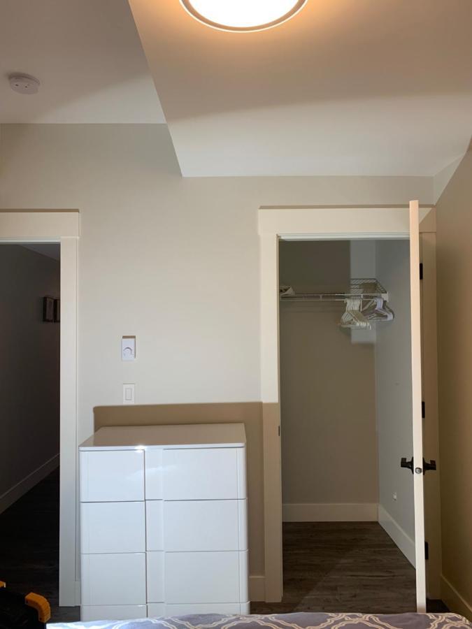 Modern 2Br Guest House In North Nanaimo Bagian luar foto