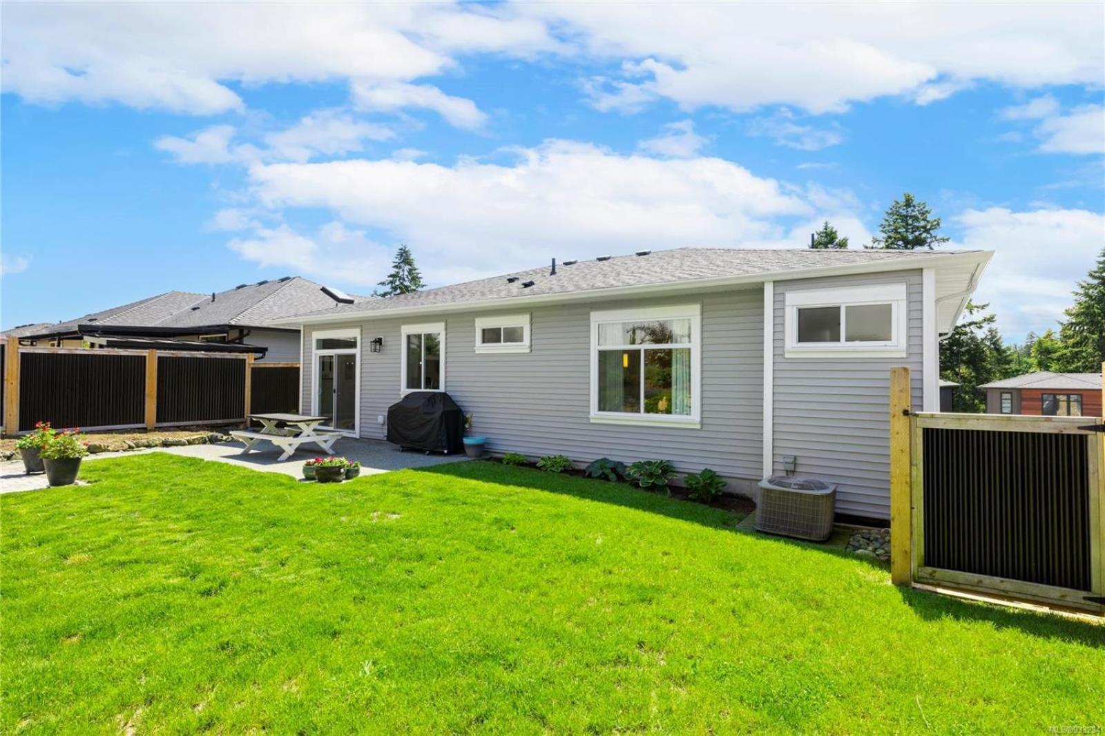 Modern 2Br Guest House In North Nanaimo Bagian luar foto